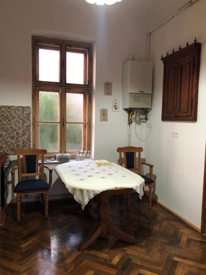דירות Mediaş Cezara מראה חיצוני תמונה